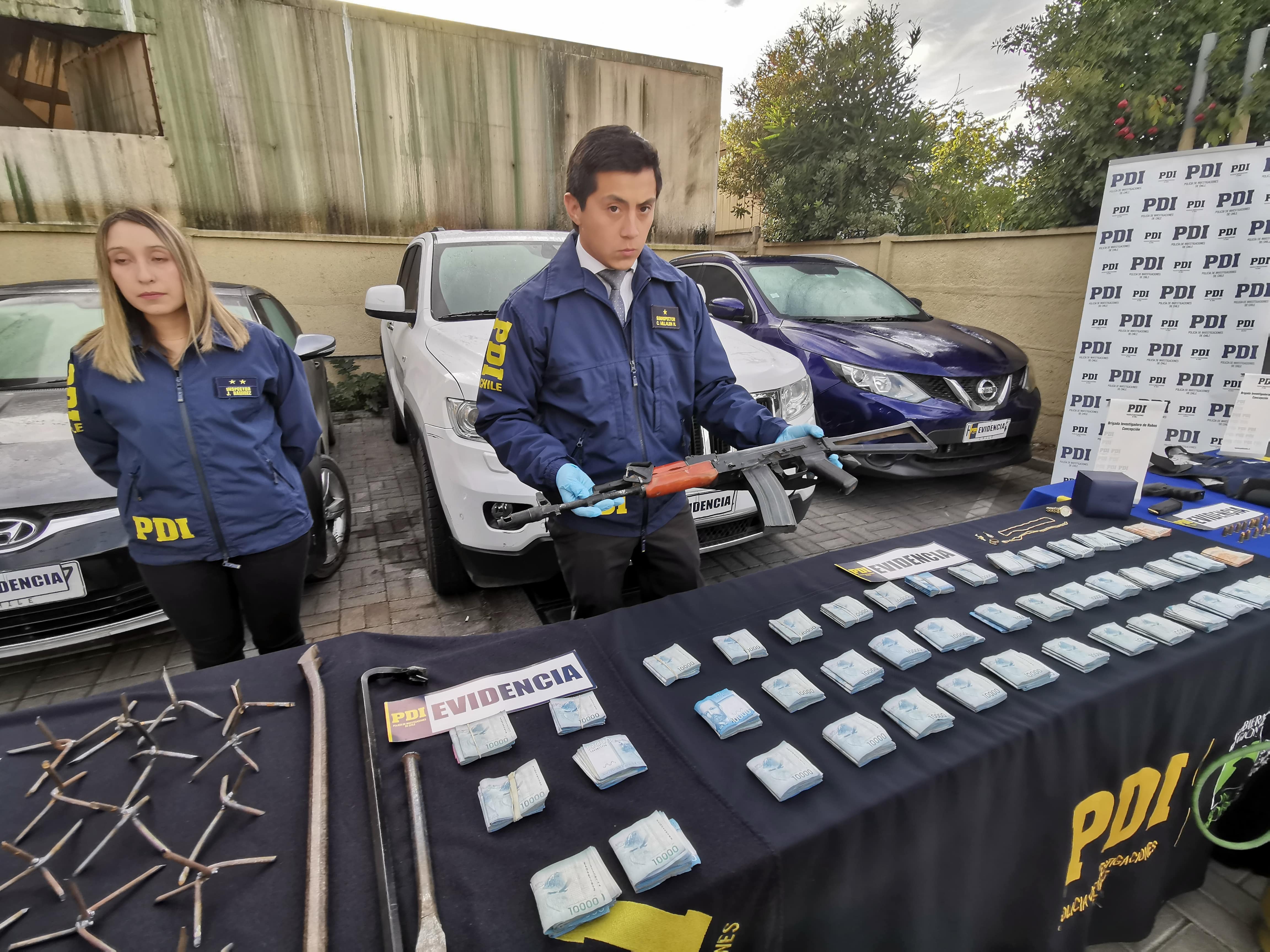 Recuperan casi 100 de los 900 millones robado a camión de valores en Talcahuano