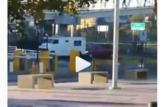 ¡Graban momento exacto del robo de camión de valores en Mall Plaza Trébol!
