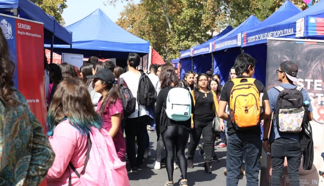 83% de los jóvenes se informa del VIH por medio de redes sociales según sondeo nacional