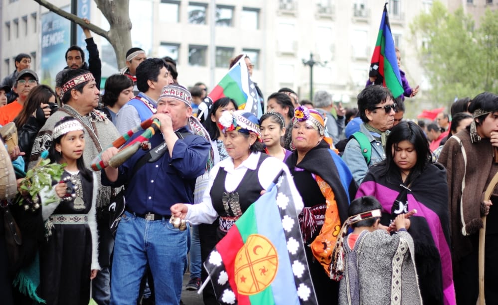 Estudio revela que noticias de TV regionales estigmatizan al pueblo mapuche