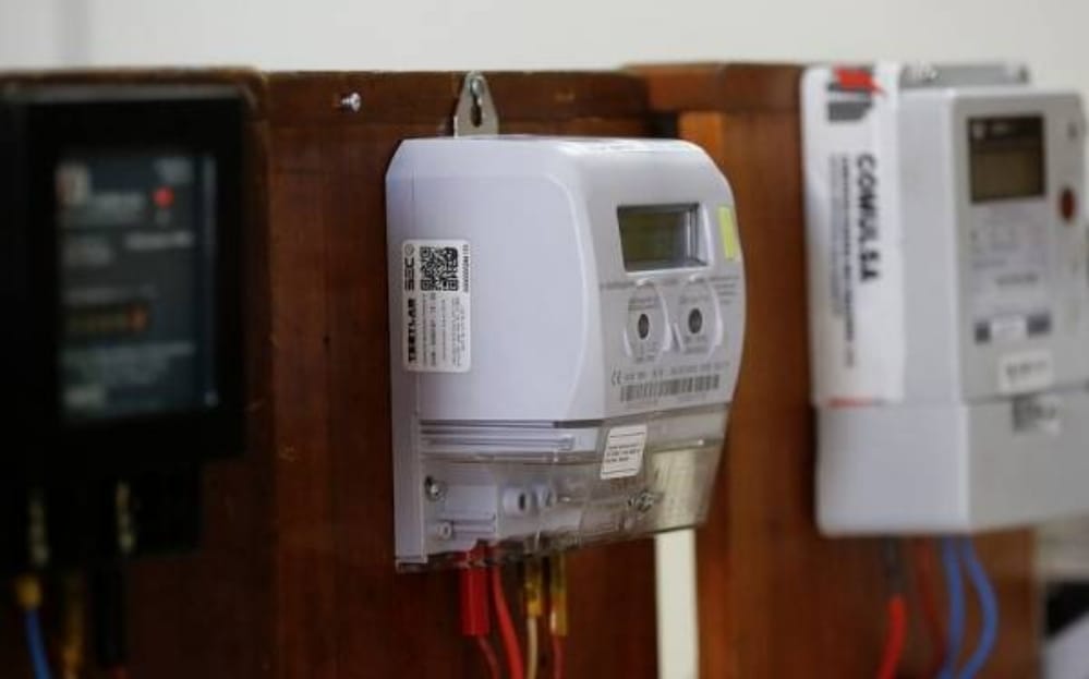 Gobierno: Se suspende y devuelve todo cobro asociado a medidores inteligentes