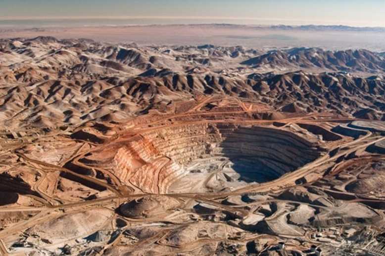 Transformación de Chuquicamata a mina subterránea provocará drástica caída de la producción