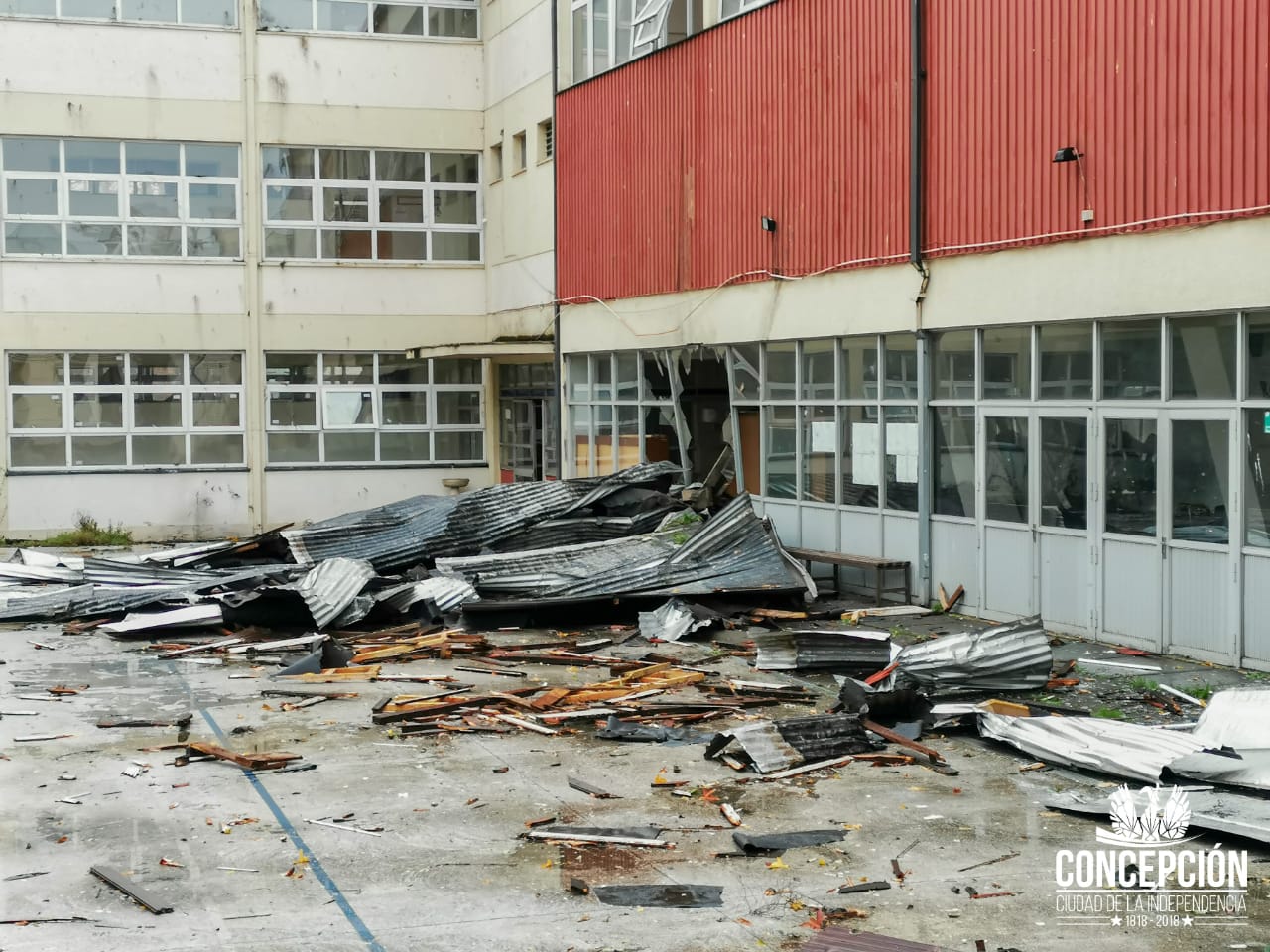 Concepción: Liceo de niñas quedó inhabitable, no se puede volver ocupar