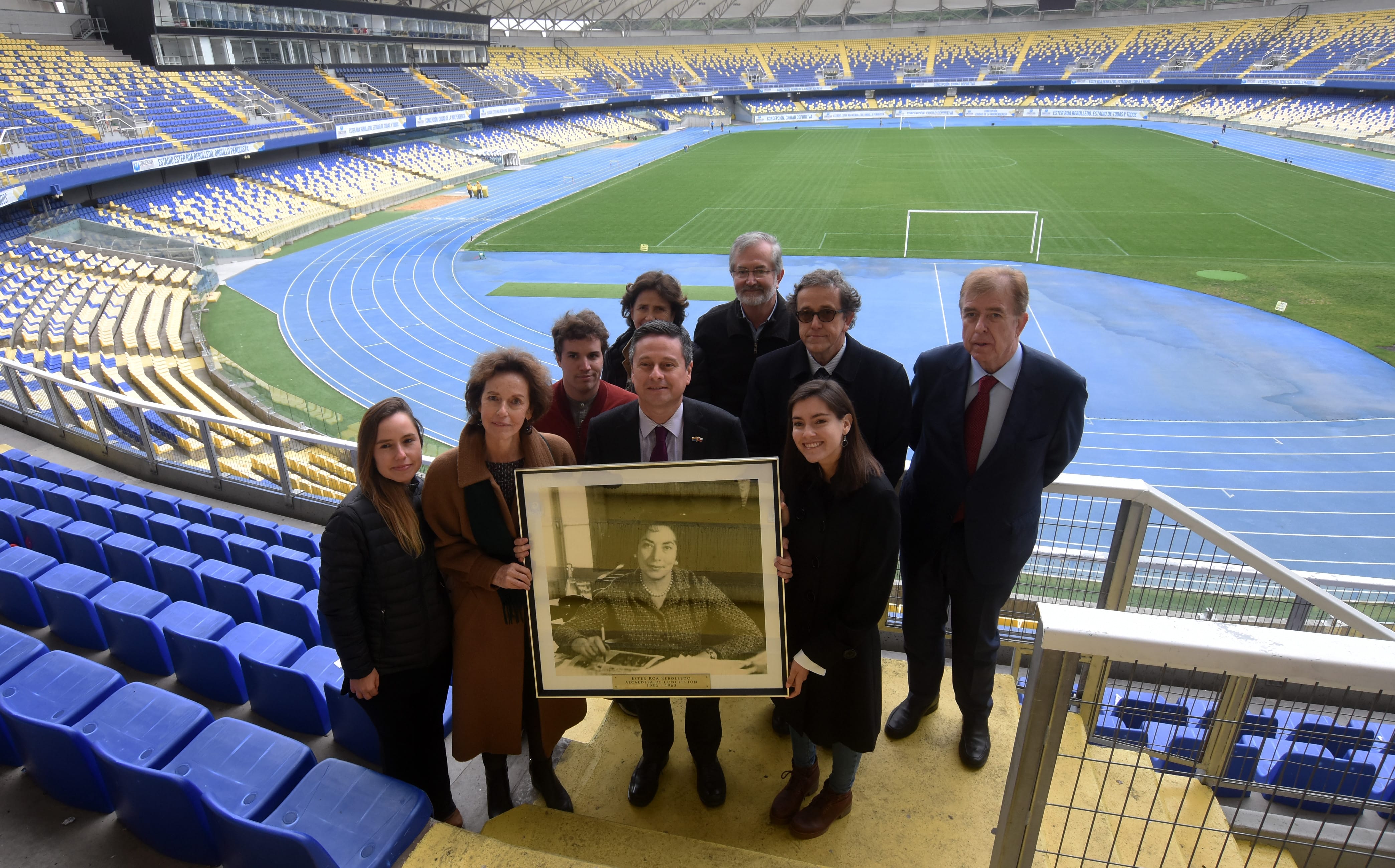 Conmemoran centenario de Ester Roa Rebolledo