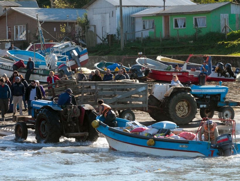 Vecinos se toman la isla Santa María y no permiten llegada de embarcaciones