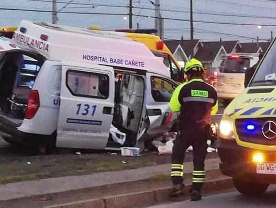 Choque entre ambulancia y vehículo deja tres personas lesionadas en San Pedro de la Paz