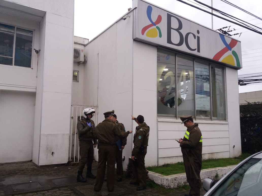 Violento asalto a Banco BCI en Concepción: delincuentes amarraron a funcionarios