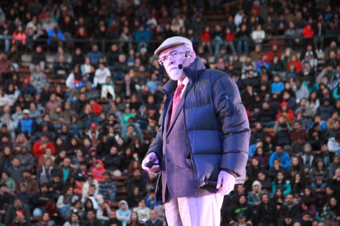 El astrónomo José Maza encabezará masivo evento científico en Talcahuano