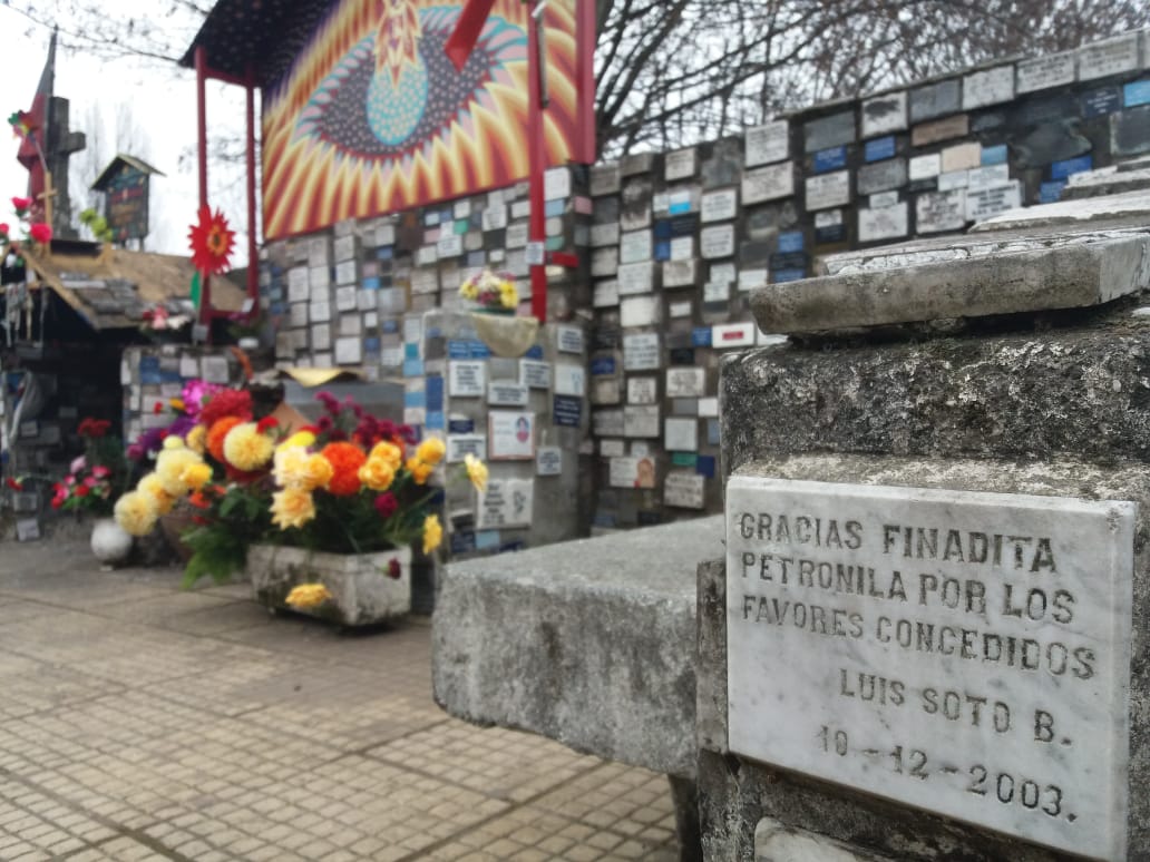 Solicitan declarar monumento histórico nacional tumba de Petronila Neira en Concepción