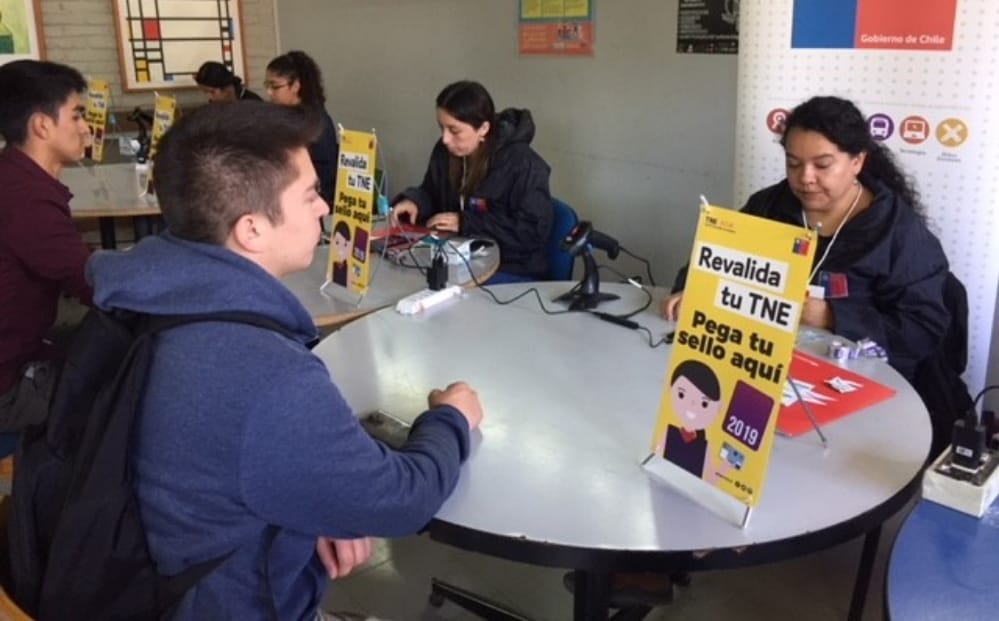 A una semana de que termine el plazo llaman a estudiantes a revalidar el pase escolar