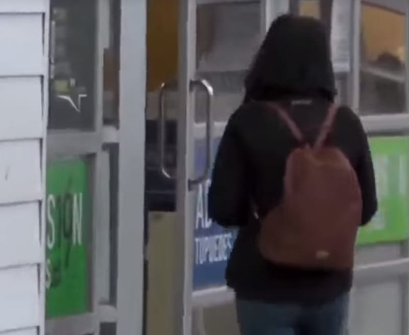 Profesor de matemáticas habría pedido sexo a cambio de pasar un ramo a estudiante universitaria