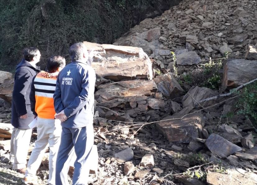 Podrían echar el cerro abajo en Desembocadura: traerán a experta para analizar derrumbes