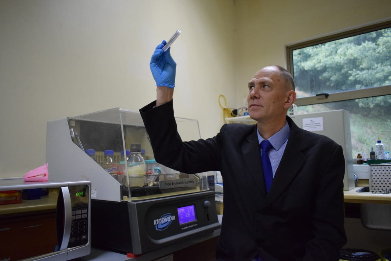 Experto de la Unesco de visita en la UdeC: “Acá he visto un muy buen nivel de desarrollo en biotecnología”