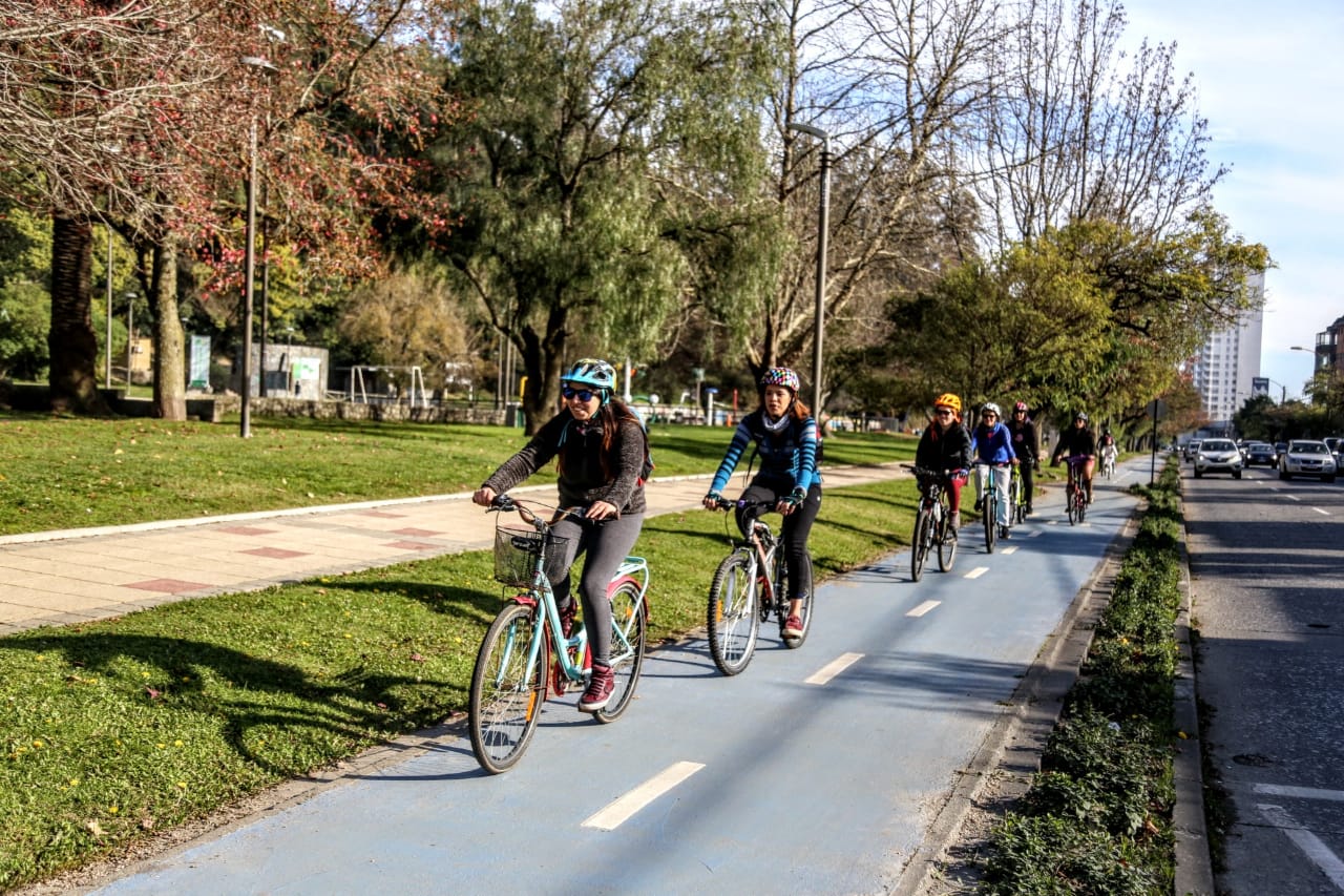 Realizan primer taller de bicicletas para mujeres en Concepción