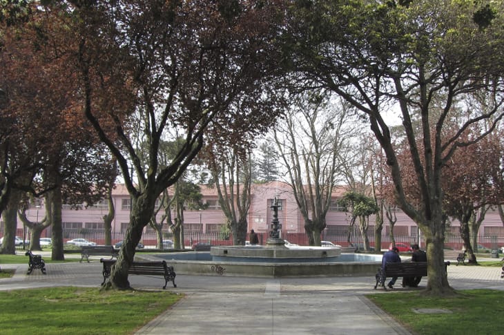 ¿Fumar en la Plaza Cruz de Concepción? Declaran sector como libre de tabaco
