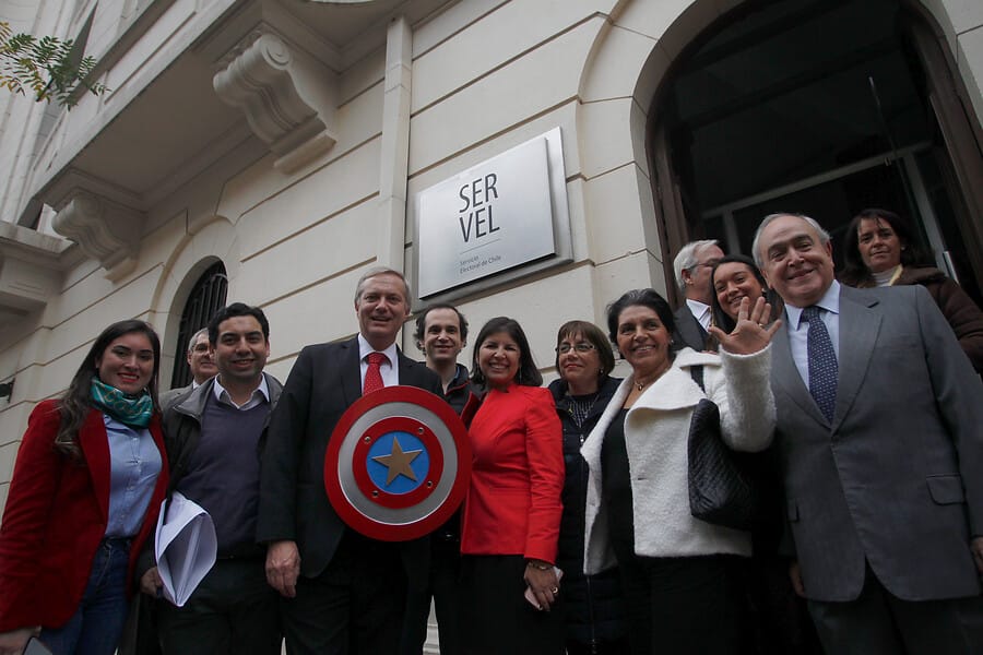 Kast contra el paro de profesores: “Es una vergüenza”