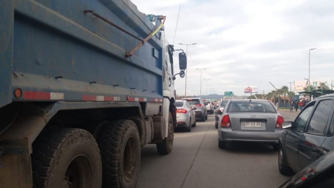 Colapso vial en el Gran Concepción: Enormes tacos desesperan a conductores