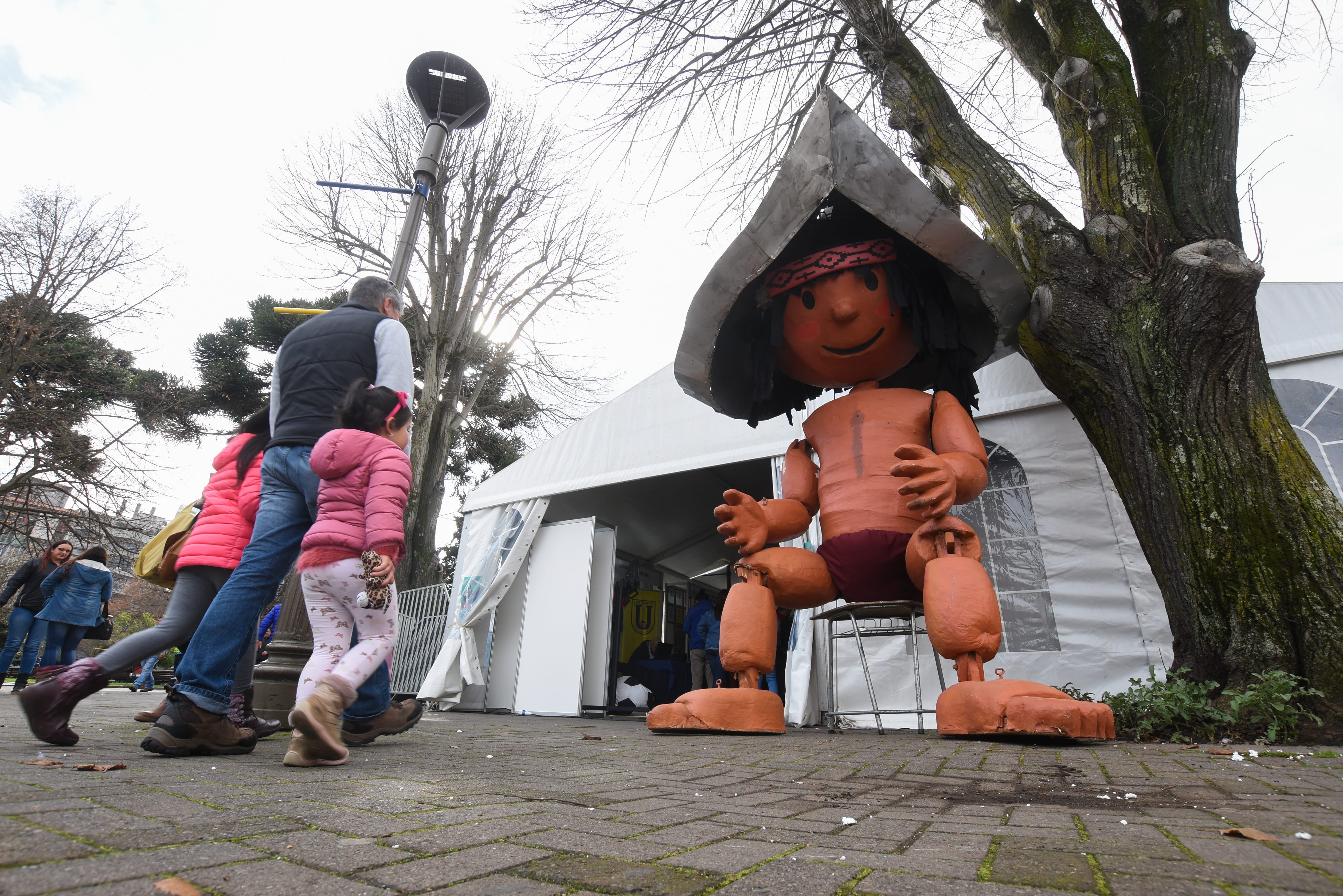 Comenzó la Feria de la identidad penquista en Concepción
