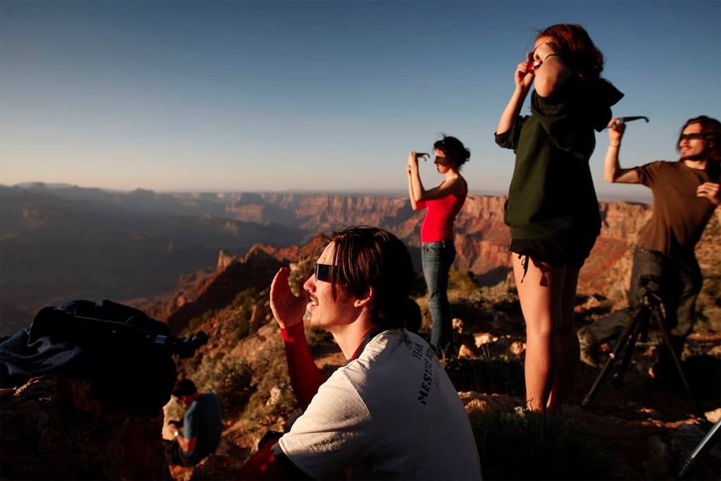 ¿Qué no se debe hacer durante el eclipse?