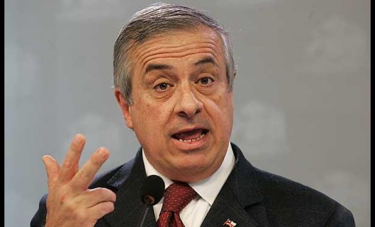 Ministro de salud culpa a Gobierno anterior por aumento en casos de VIH