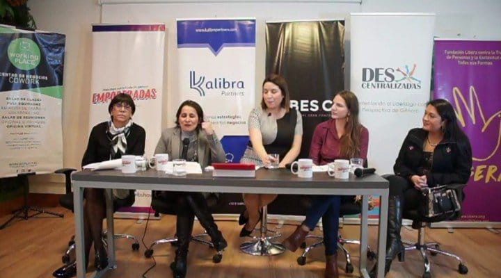 Cerca de 100 personas asistieron al lanzamiento de la revista Empoderadas