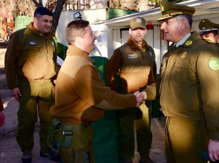 General de Carabineros felicitó a funcionarios por actuar frente a Catalina Pulido