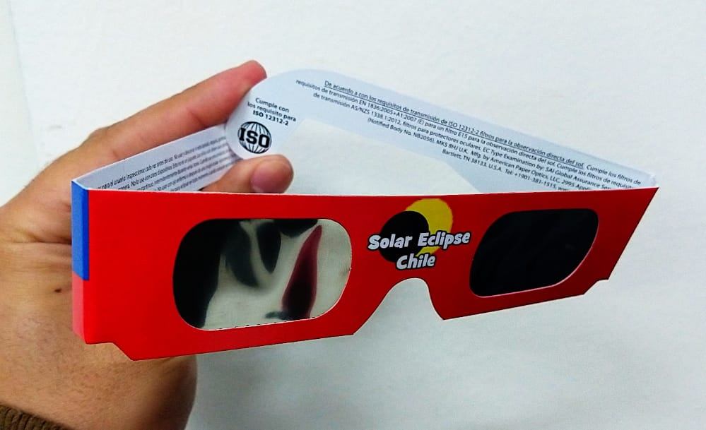 Penco sorprende con múltiples actividades y la entrega de lentes para ver el eclipse