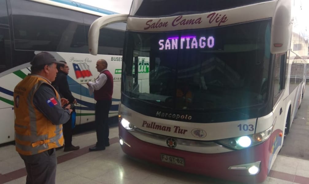 Ad portas de las vacaciones de invierno demanda por pasajes en bus aumenta un 150%