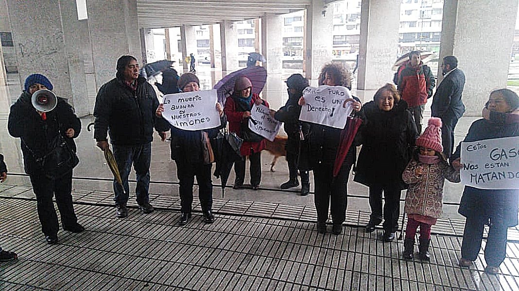 Vecinos de Hualpén presentan recurso de protección por filtraciones de Enap