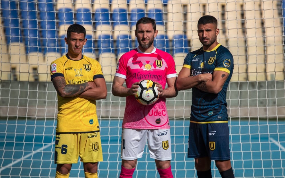 Fútbol UdeC presenta nueva camiseta que lleva estampado el nombre de mil hinchas