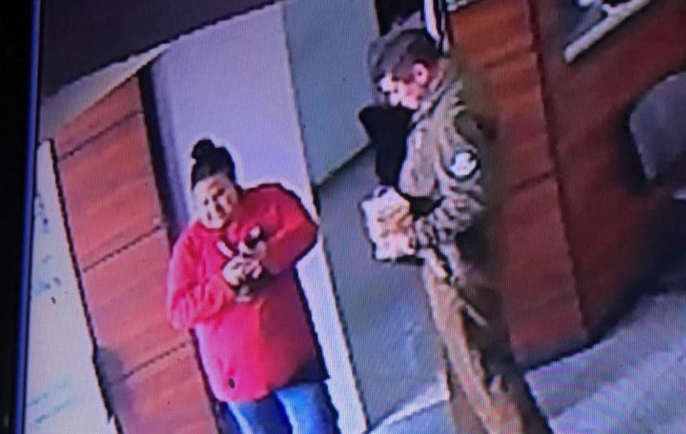 Inician intensa búsqueda de presunta responsable de la bomba en Comisaría de Huechuraba