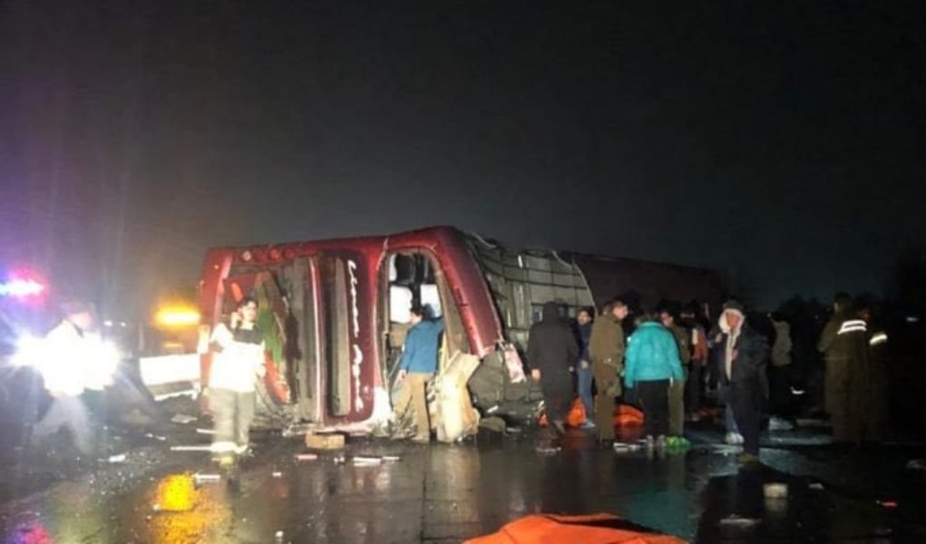 Fatal accidente de bus Línea Azul deja al menos 6 pasajeros fallecidos
