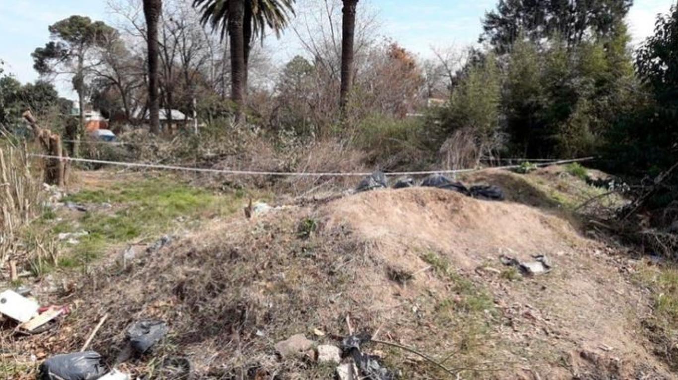 Su padre la encontró teniendo sexo y luego fue encontrada quemada