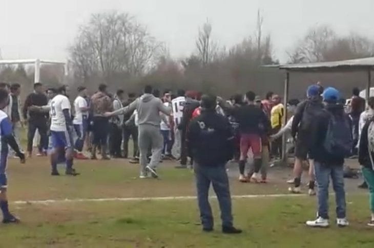 Ejemplificador: Las duras sanciones al club y jugadores tras brutal pelea en cancha de San Pedro de la Paz