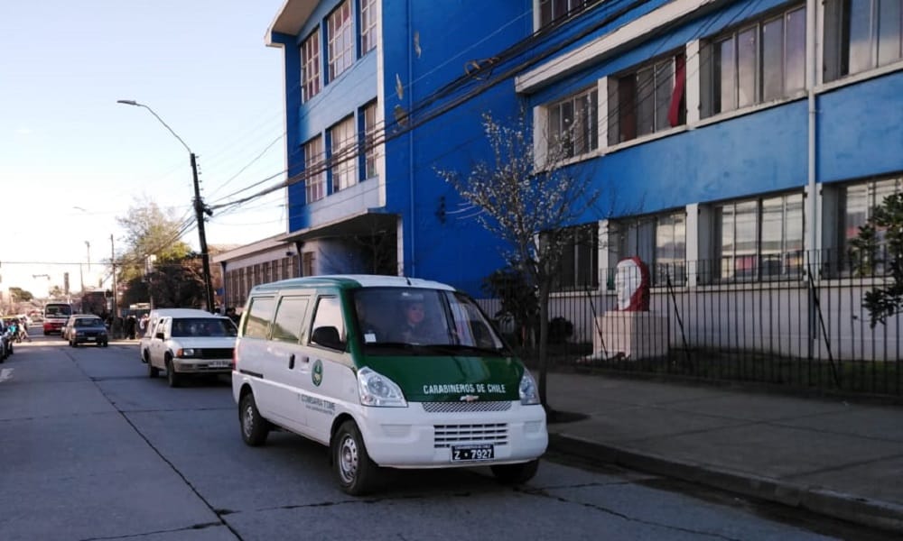 Con Carabineros en la puerta del liceo Vicente Palacios intentan reducir violencia escolar en Tomé