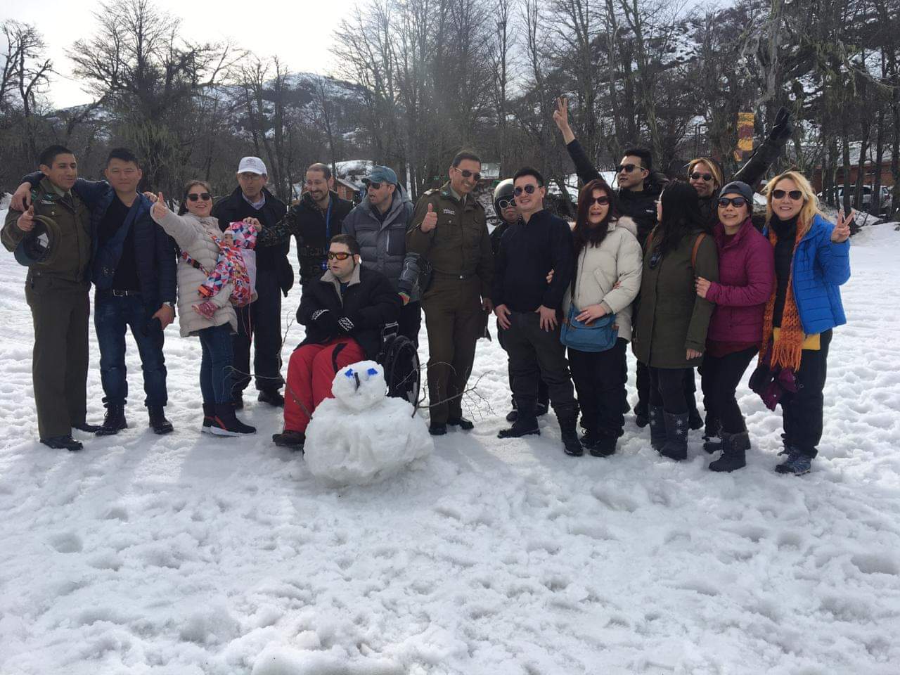 Hermanos penquistas postrados cumplieron el sueño de conocer la nieve