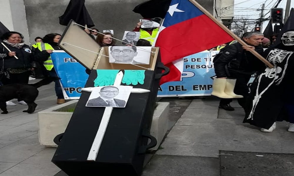 Diputado acusó que dueños de las industrias pesqueras envían a trabajadores a funarlos en Concepción