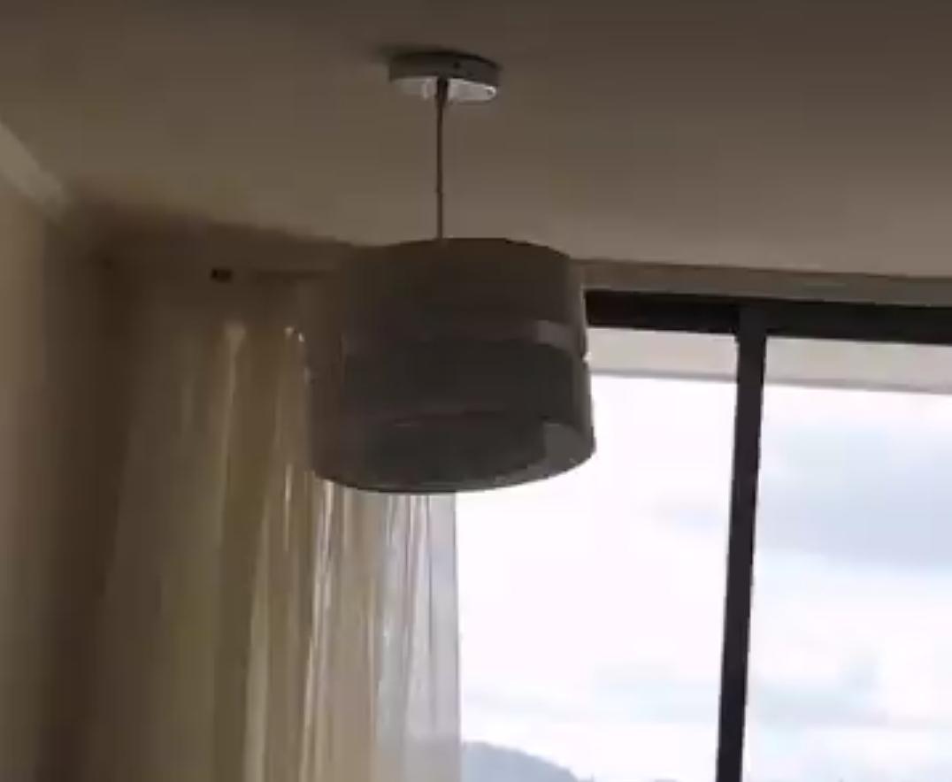 Video en piso 23 registra magnitud de fuerte sismo en la Región del Biobío