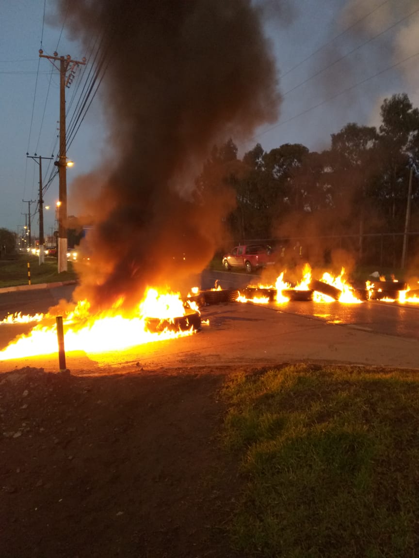 Industria pesquera de la jibia vuelve a la calle con barricadas y cortes de ruta en Talcahuano