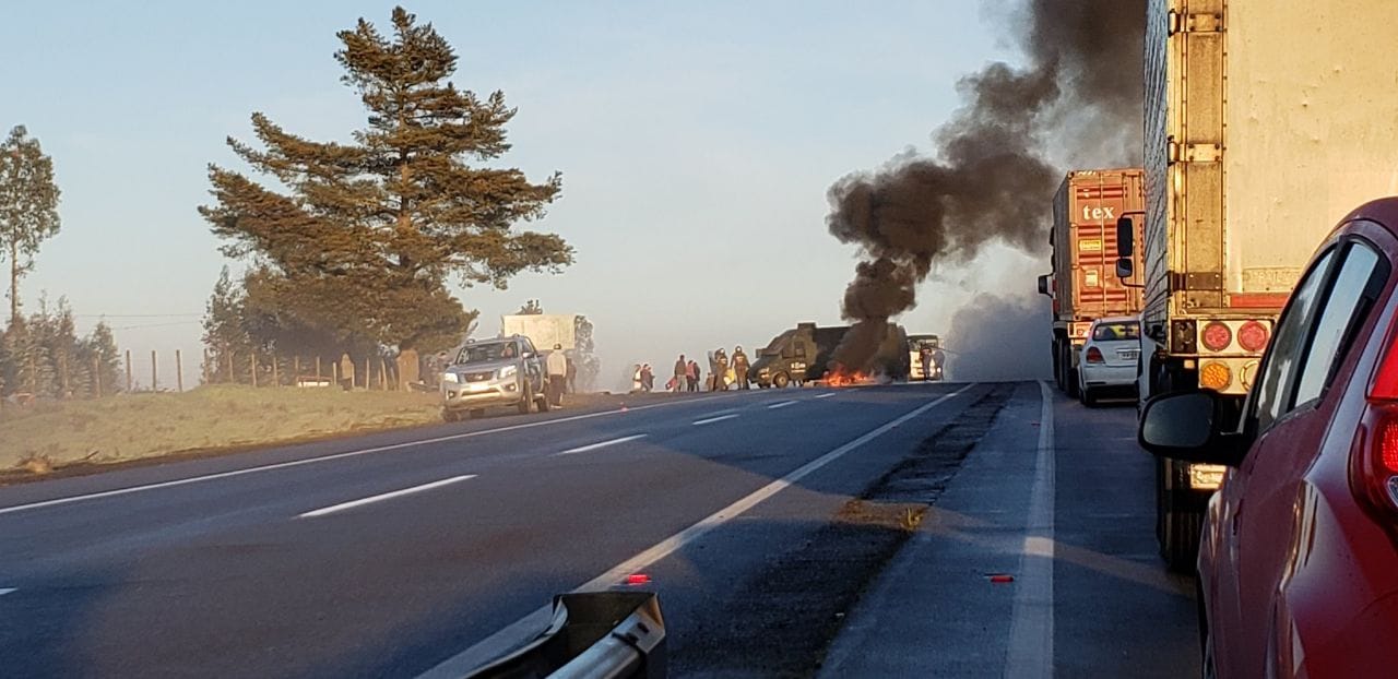 Viñateros cortaron la ruta del Itata con barricadas en tres puntos