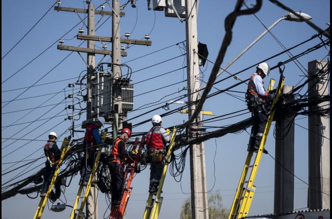 Promulgan ley que obliga a retirar cables en desuso