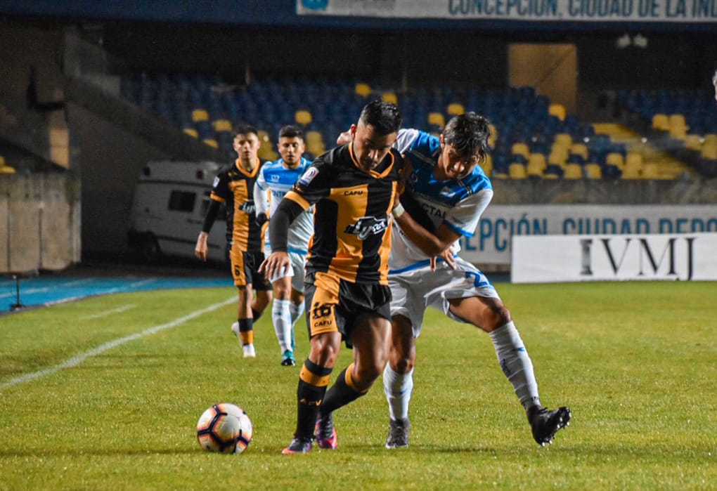 Con incidentes terminó partido de Fernández Vial: Hinchas ingresaron al camarín tras nueva derrota