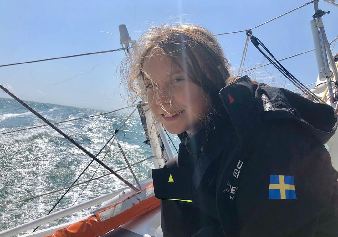Greta Thunberg comparte fotos de su travesía en velero que la traerá a Chile para la COP 25