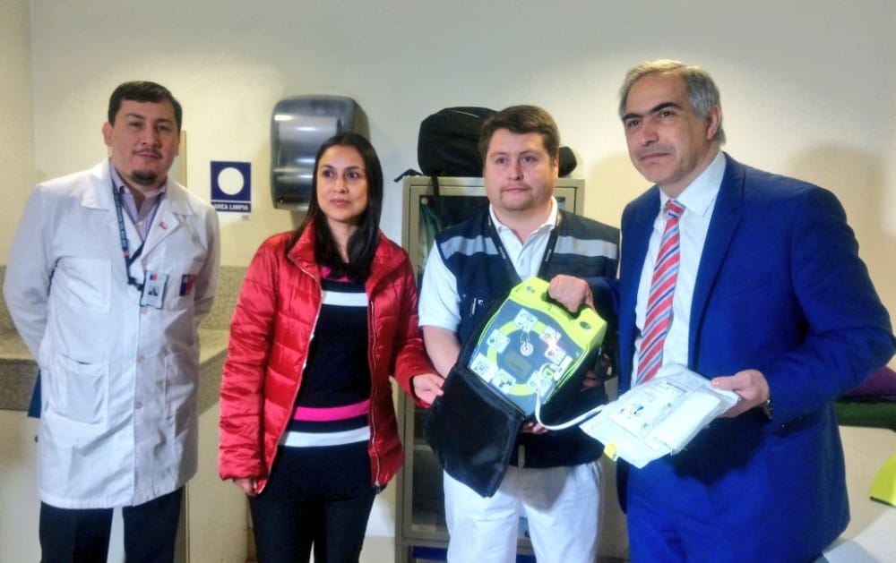 Lugares públicos con más de mil personas deberán tener un desfibrilador portátil