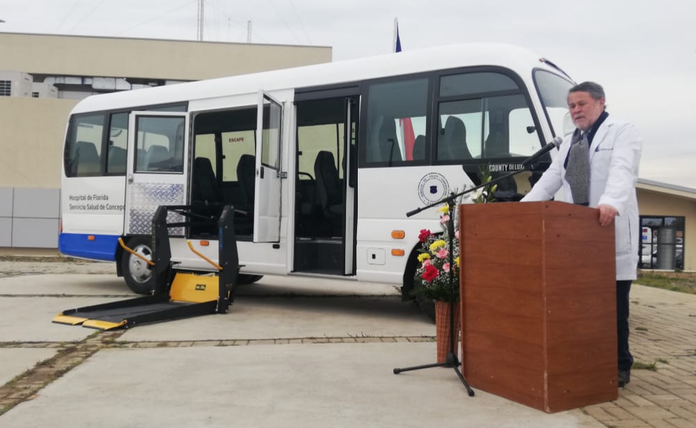 Entregan bus inclusivo para el traslado de pacientes desde Hospital de Florida a Concepción