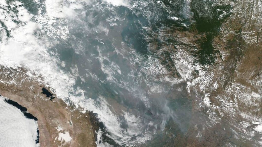 La mitad de Argentina queda cubierta por humo de los incendios en la Amazonía