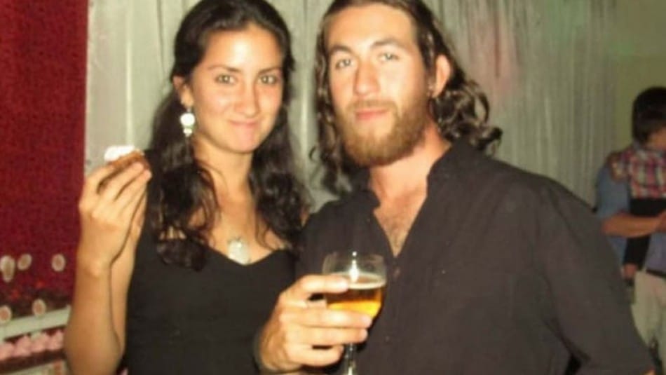 Marchaba a favor de #NiUnaMenos con su novia y terminó asesinándola a puñaladas