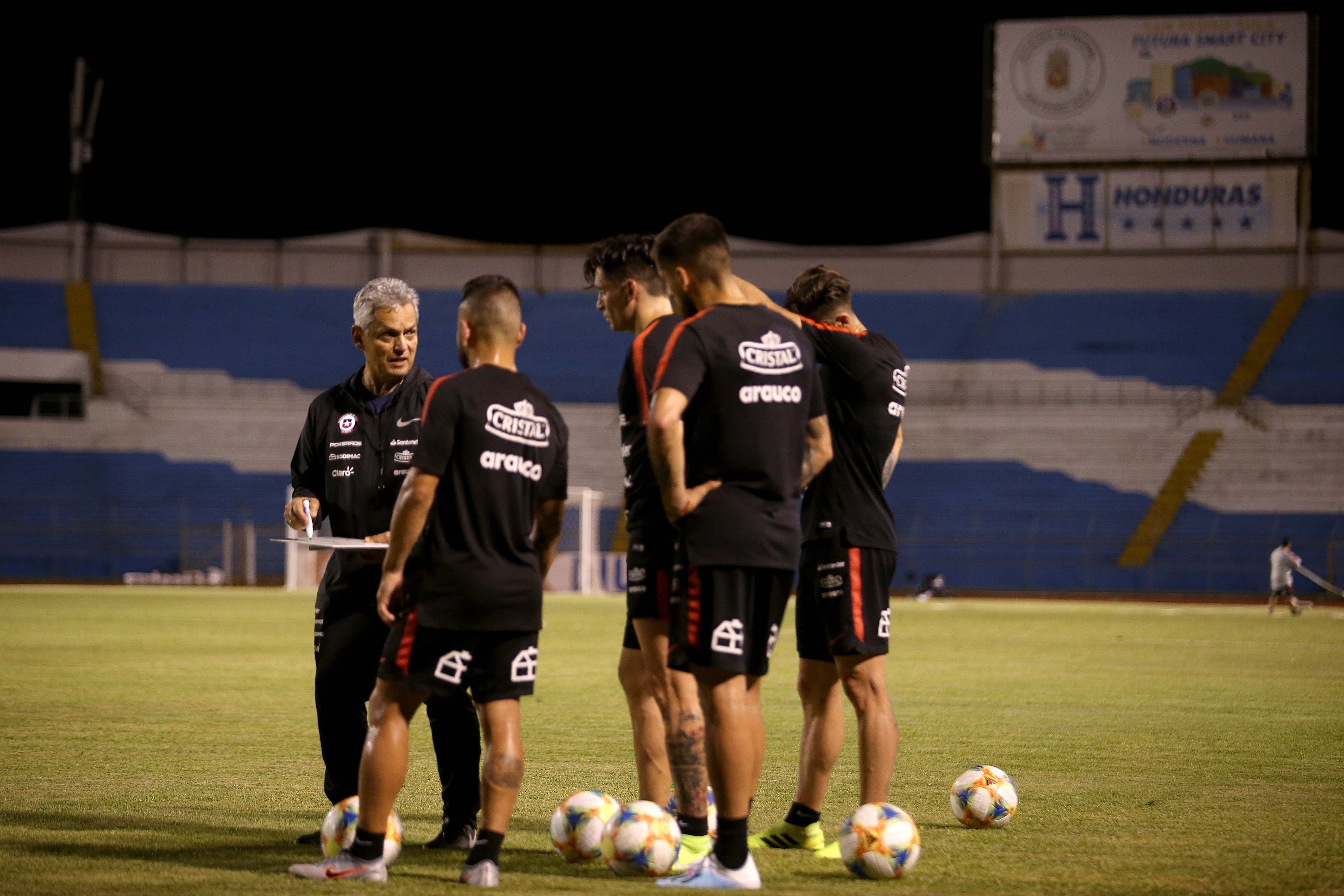 Ex jugador de la Universidad de Concepción debutaría con la “Roja” ante Honduras