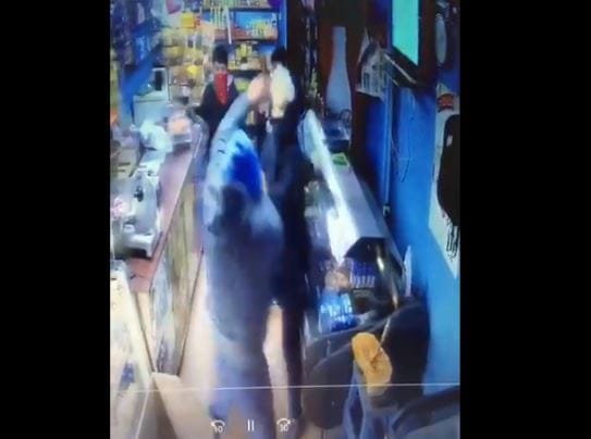 Almacenero y un vecino de Talcahuano repelieron asalto armado a un negocio