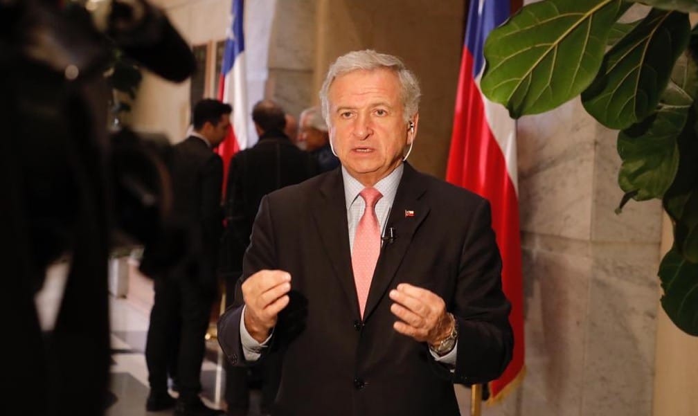 Ministro Larraín optimista pese a fuerte recorte en la proyección de crecimiento
